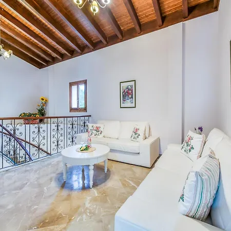 For 12 Guests, Ferienhaus Petra (Mallorca)