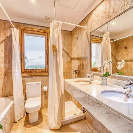 For 12 Guests, Ferienhaus Petra (Mallorca)